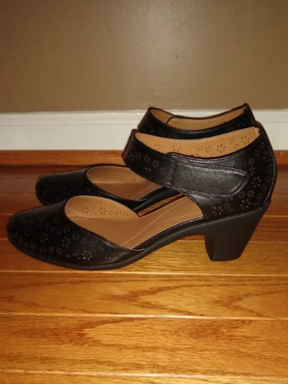 Easy Spirit Mary Jane shoes